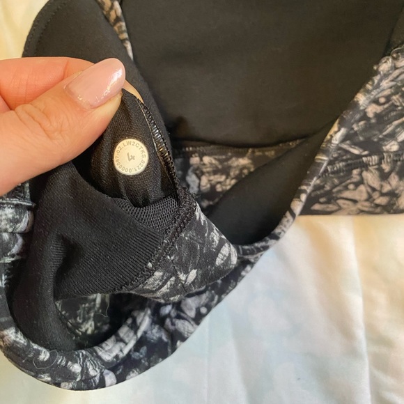 Lululemon flow Y bra - Picture 2 of 8